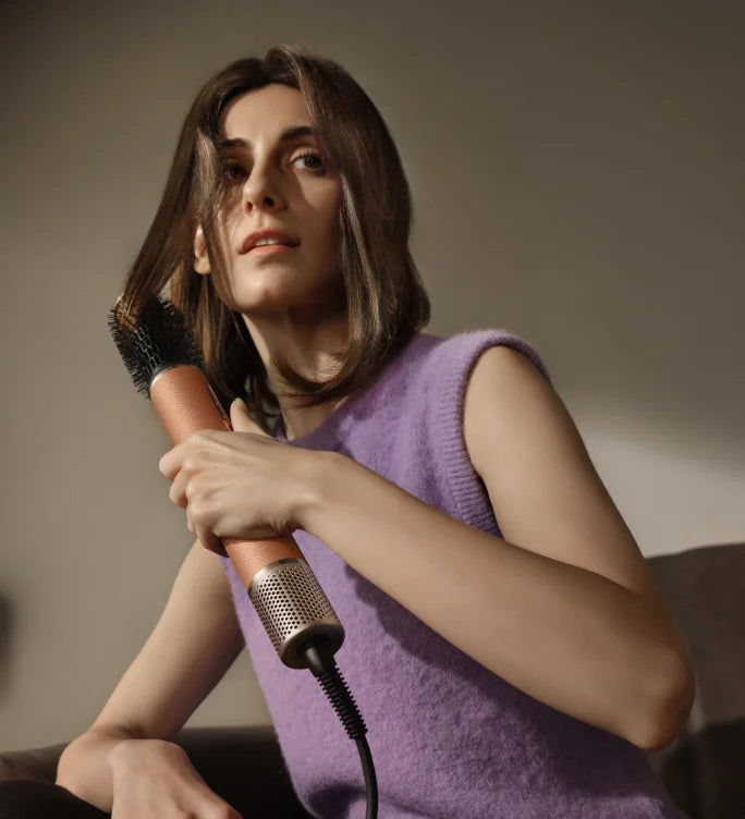 Rutina para cabello rizado: cómo usar un secador de pelo con difusor en los rizos