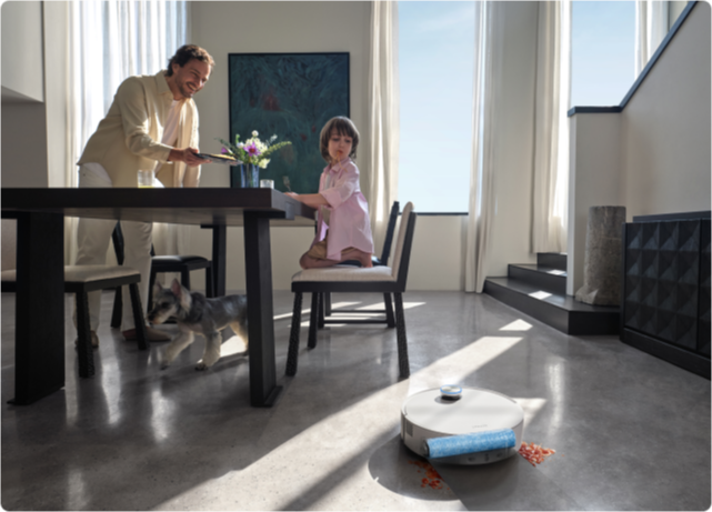 Robot aspirador Dreame Aqua10 Ultra Roller Complete con AstroVision AI que limpia eficazmente en habitaciones con muchos obstáculos