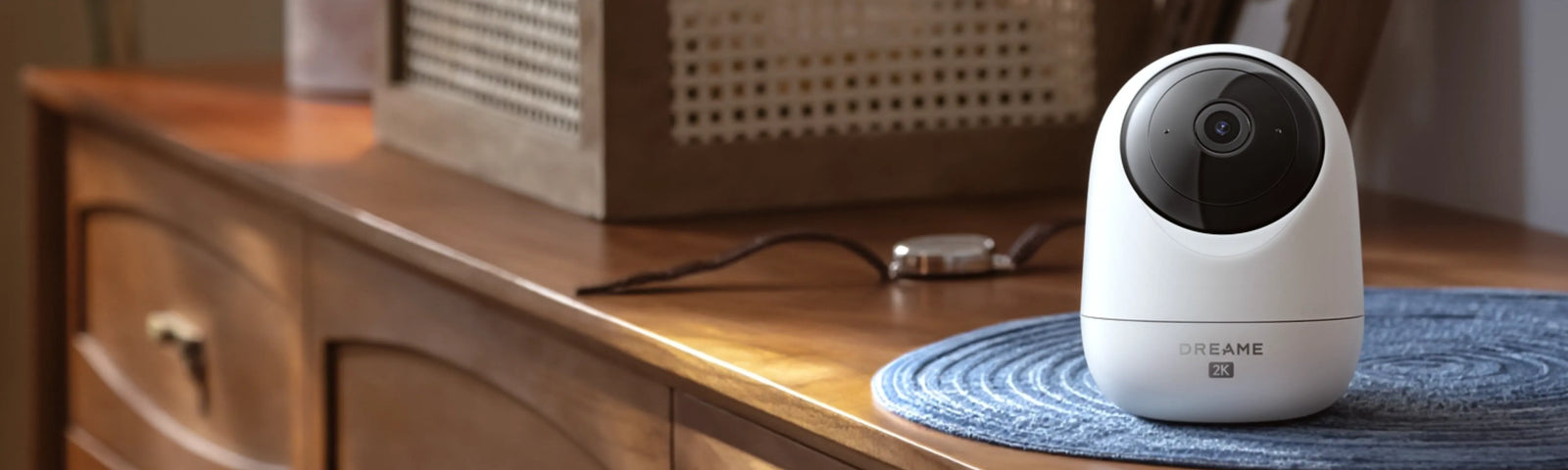Cámara de vigilancia interior 2K Dreame NAVO Care 1 InCam con detección por IA y compatibilidad con Alexa y Google Home